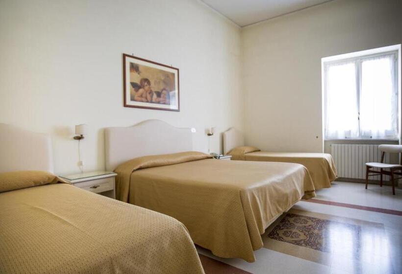 اتاق استاندارد چهار تخته, Domus San Vincenzo