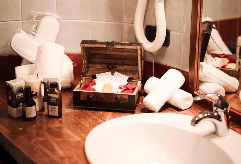 Deluxe Suite King Bed, Garden Wellness Hotel S