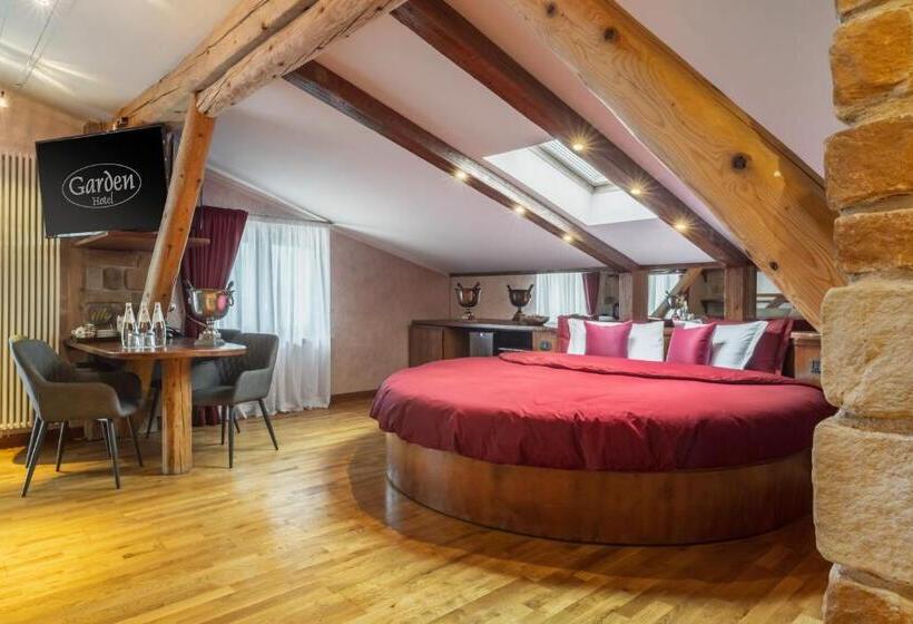 Deluxe Suite King Bed, Garden Wellness Hotel S