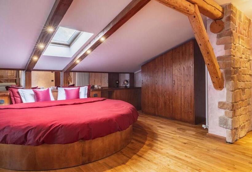 Deluxe Suite King Bed, Garden Wellness Hotel S