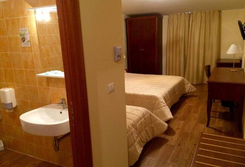 Standard Triple Room, Grand Hotel Stella Maris Italia