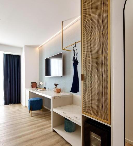 Superior Room with Terrace, Riva Palace
