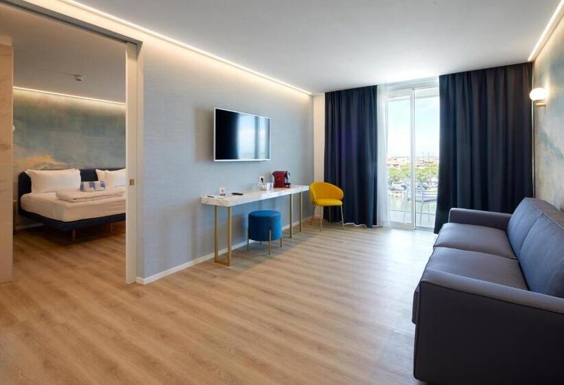 Suite with lake view, Riva Palace