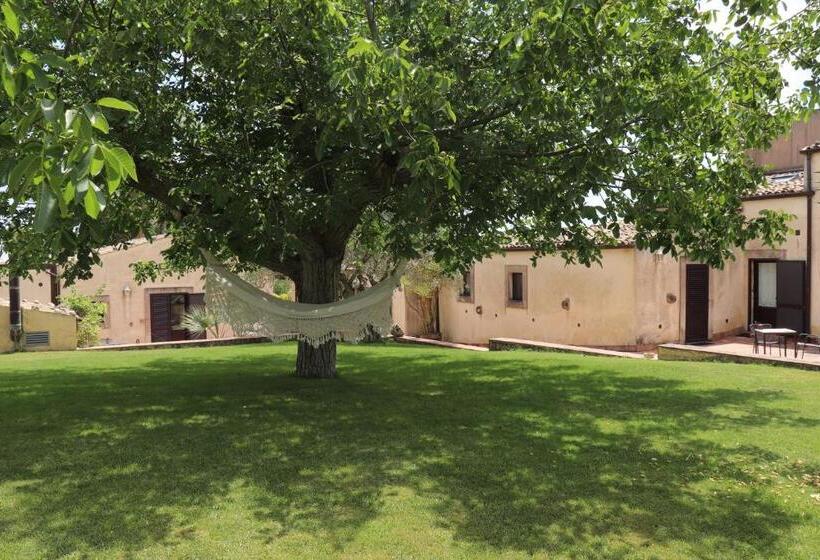 اتاق استاندارد چهار تخته, Tenuta Aguglia