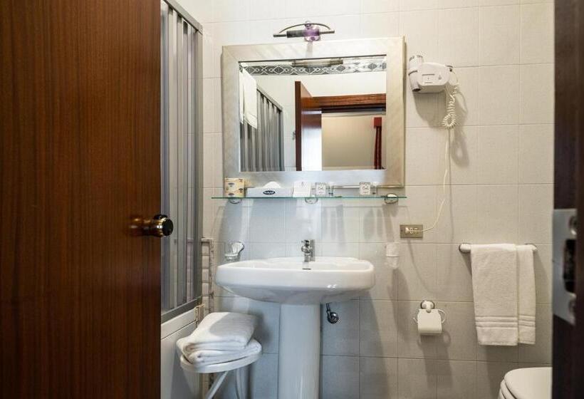 Economy Triple Room, San Nicola