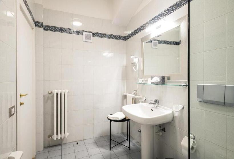 Economy Triple Room, San Nicola