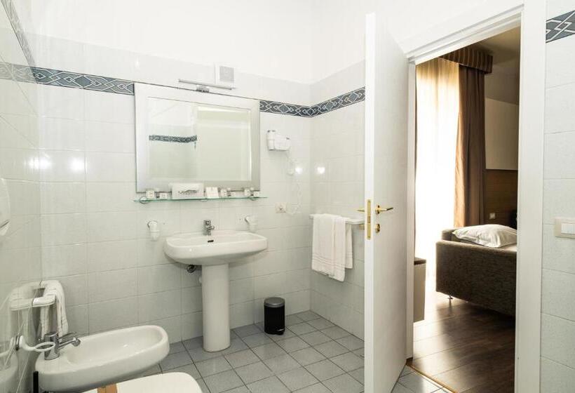 Economy Triple Room, San Nicola