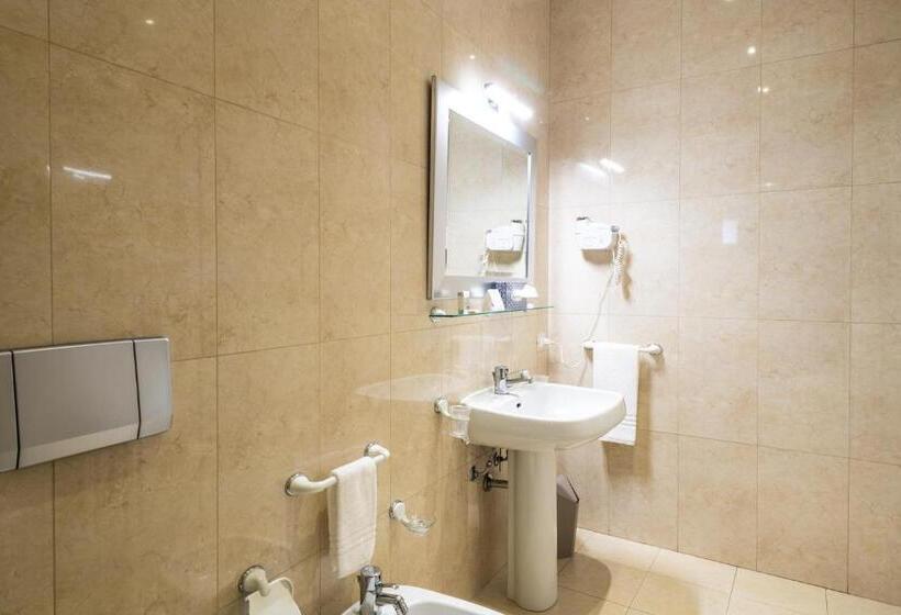 Economy Triple Room, San Nicola