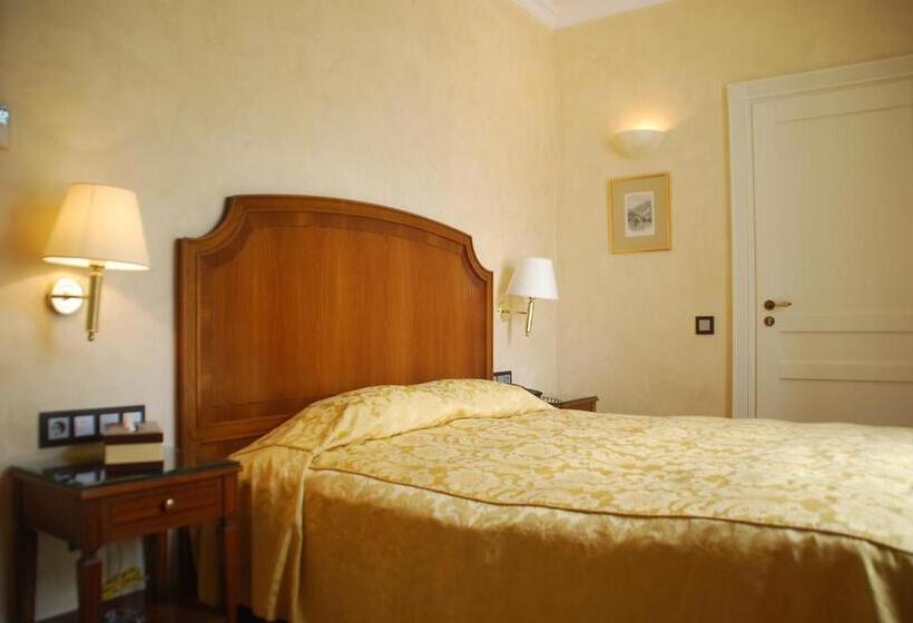 Chambre Classique, Siora Vittoria Boutique