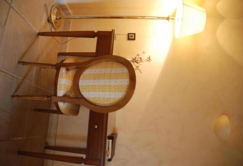 Suite Familiar, Siora Vittoria Boutique