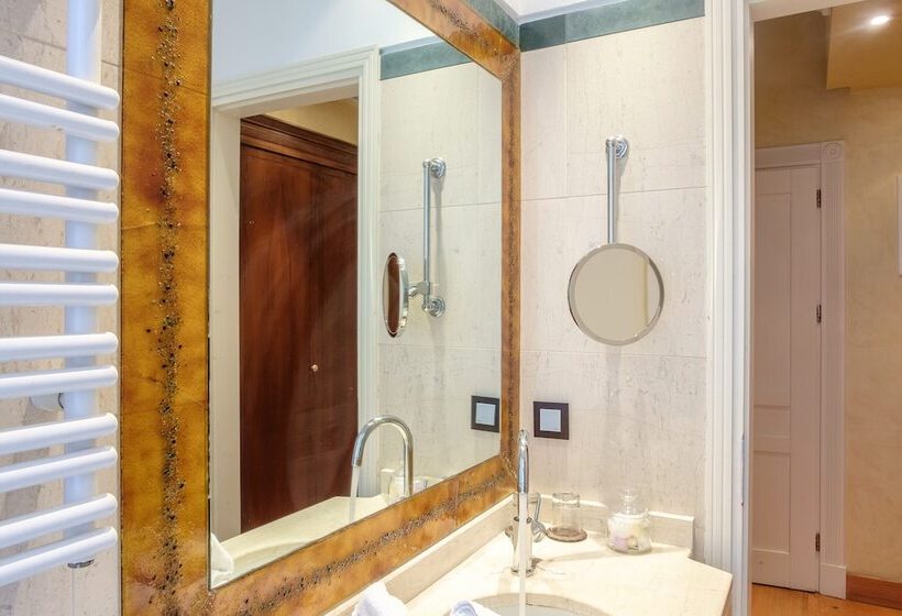 سوییت جونیور, Siora Vittoria Boutique