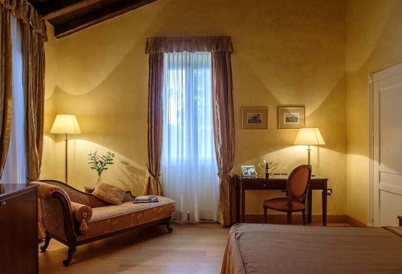 سوییت جونیور, Siora Vittoria Boutique
