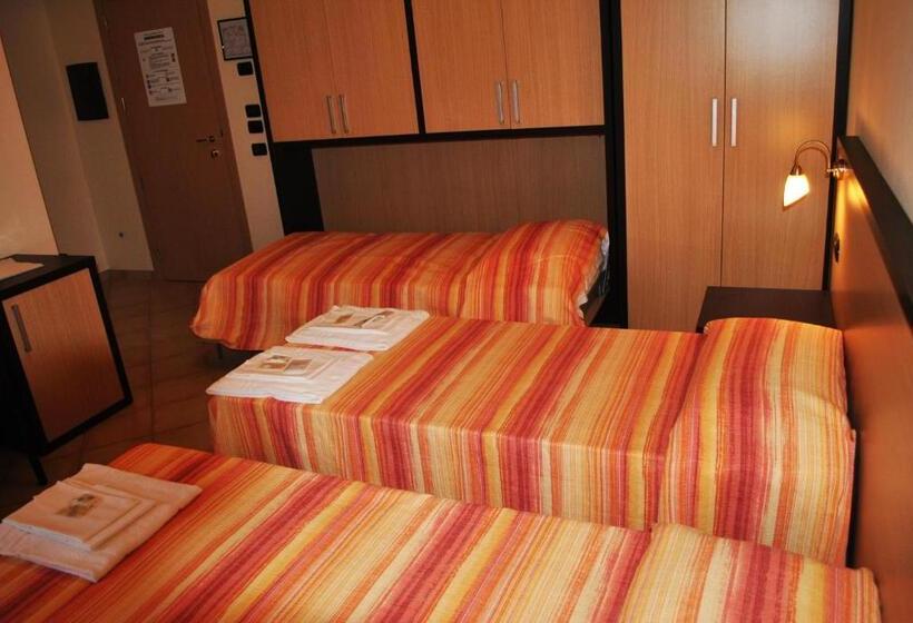 اتاق استاندارد چهار تخته, Country House Vecchio Frantoio