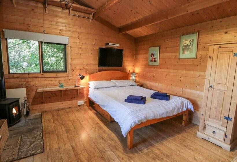 خانه 1 خوابه, The Log Cabin