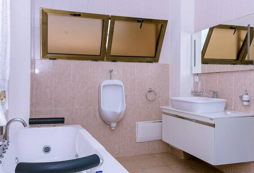 استودیو کامفورت, Loumia Premium Residency