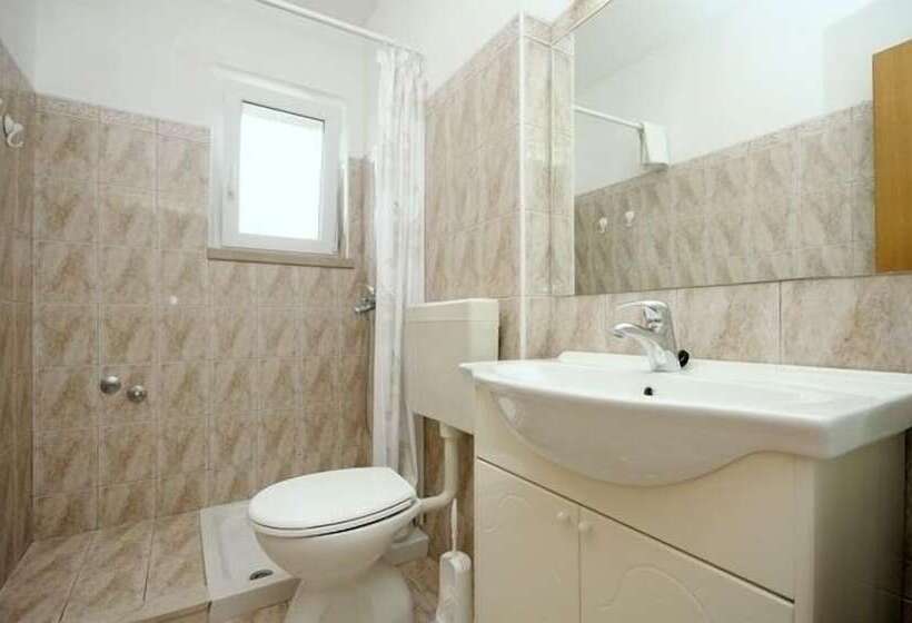 1 Bedroom Deluxe Apartment Sea View, Captain S Villa Sokol