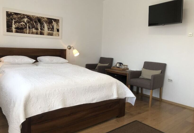 اتاق استاندارد با چشم‌انداز کوهستان, Plitvice Miric Inn