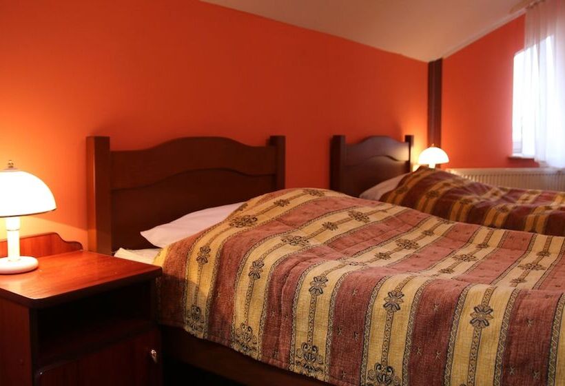 اتاق استاندارد سه نفره, Holiday