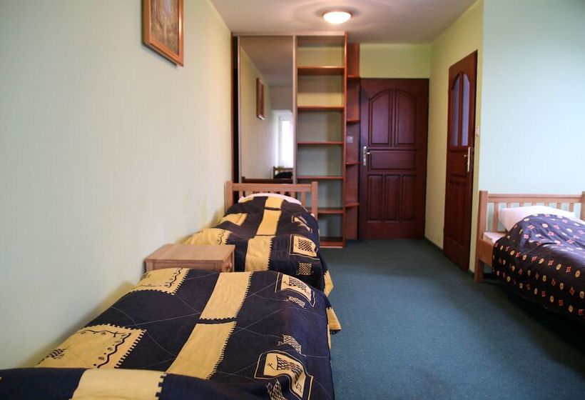 اتاق استاندارد سه نفره, Holiday
