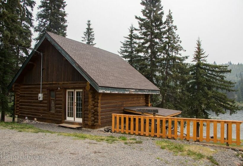 کلبه ییلاقی, Lac Des Roches Resort