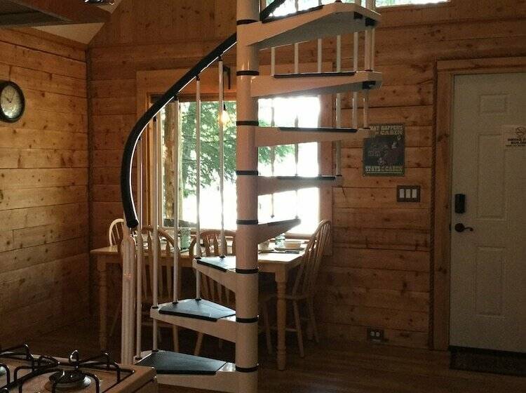 کابین, Renfro S Lakeside Retreat   Cabin S And R.v. Park