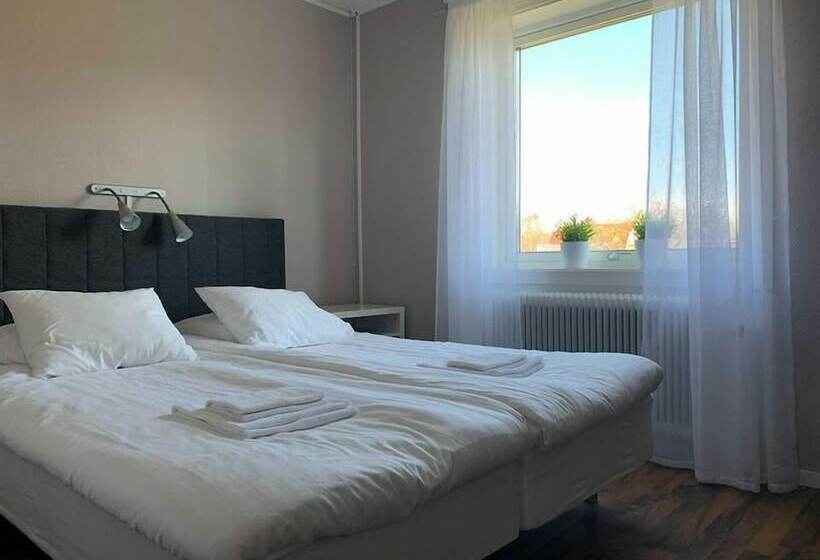اتاق پایه با سرویس بهداشتی مشترک, Gamla Bryggeriets B&b