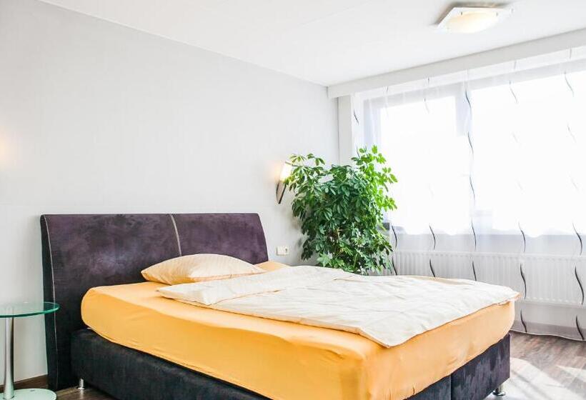 1 Schlafzimmer Apartment, City Hotel Heilbronn