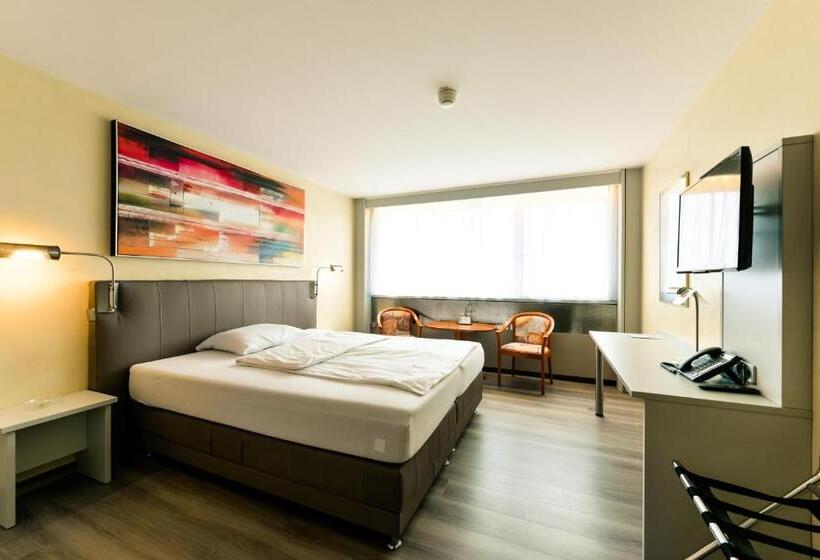 1 Schlafzimmer Apartment, City Hotel Heilbronn