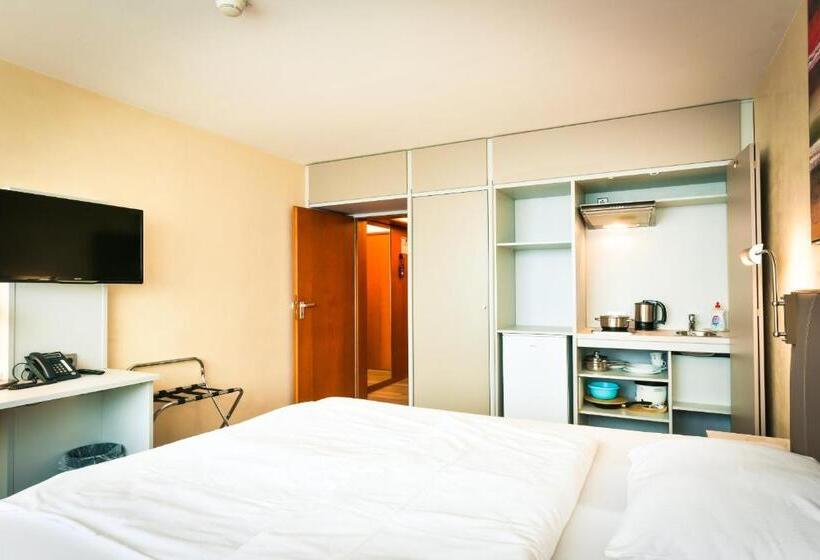 1 Schlafzimmer Apartment, City Hotel Heilbronn