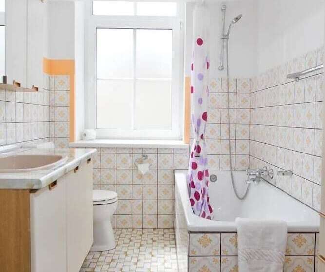 اتاق استاندارد سه نفره, Neun 3/4