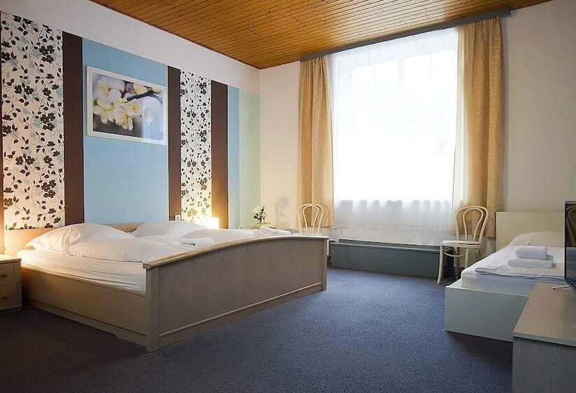 Standard Triple Room, Neun 3/4