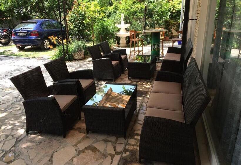 اتاق استاندارد یک نفره, Pansion Begic