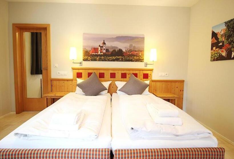 اتاق لوکس خانوادگی, Aparthotel Alte Schmiede Dettelbach