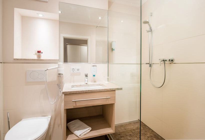 Standard Triple Room, Gasthof Huber