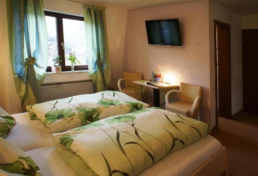 اتاق استاندارد, Grüner Baum Mit Restaurant & Wellness