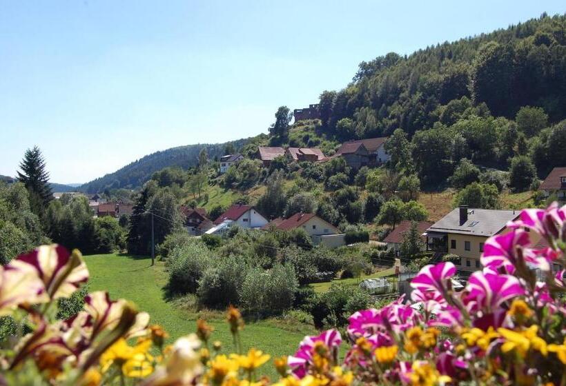 اتاق استاندارد با بالکن, Grüner Baum Mit Restaurant & Wellness
