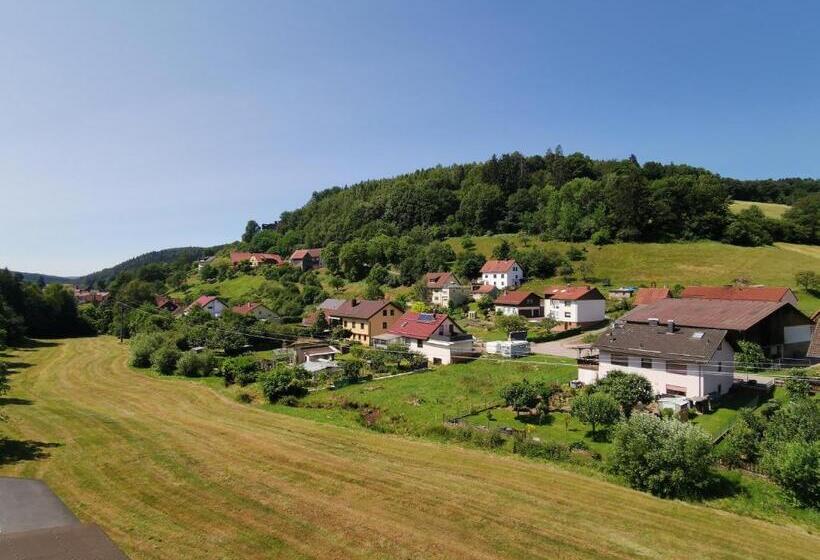 سوییت جونیور با بالکن, Grüner Baum Mit Restaurant & Wellness