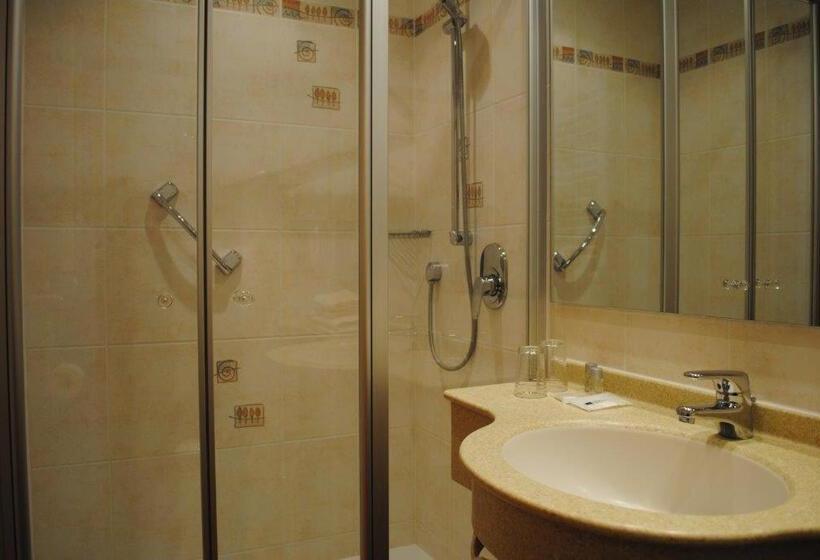 Camera Tripla Standard, Landgasthof Niebler