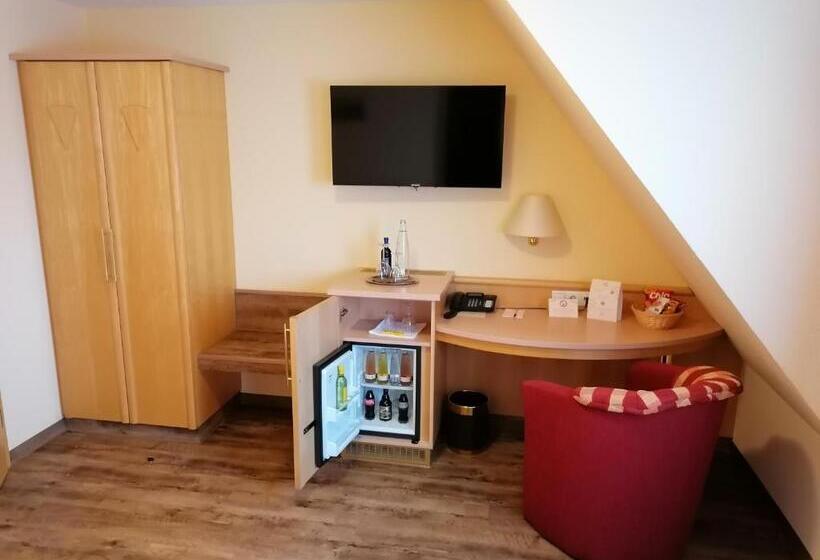 3-Bett-Standardzimmer, Landgasthof Niebler