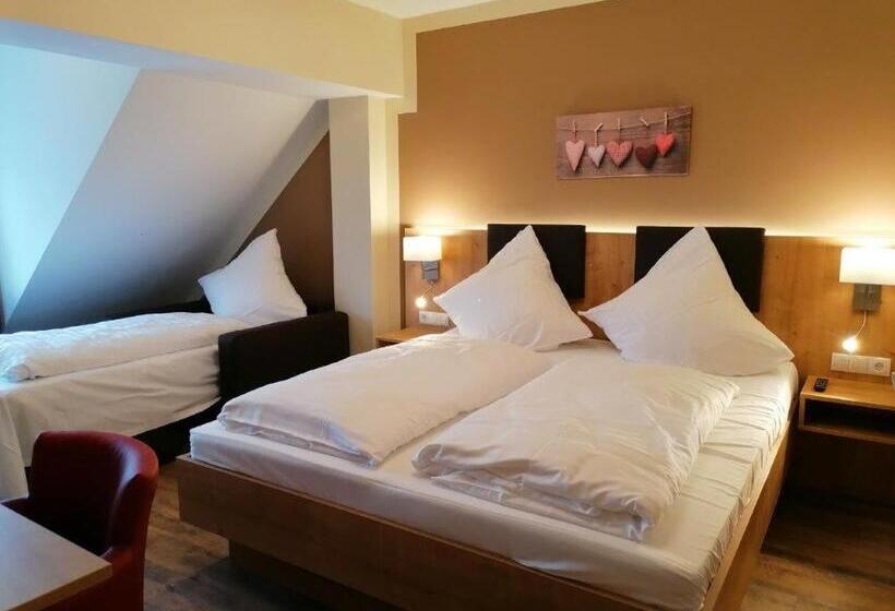 3 Bett Komfort Zimmer, Landgasthof Niebler