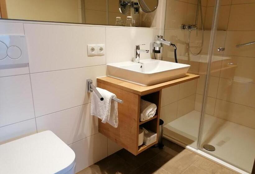 Camera Tripla Comfort, Landgasthof Niebler