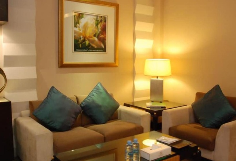 اتاق سوپریور, Kande Club