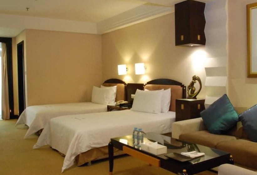 اتاق سوپریور, Kande Club