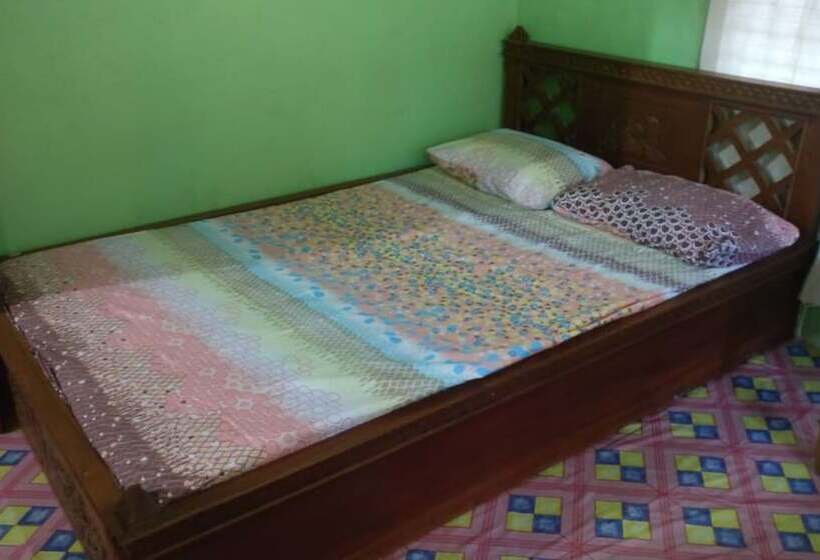تختخواب در اتاق مشترک, Adji Homestay   Hostel