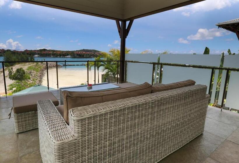 اتاق استاندارد با چشم‌انداز دریا, Ja Enchanted Waterfront Seychelles