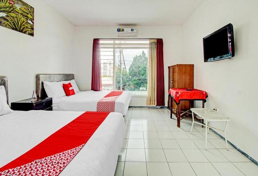 اتاق لوکس خانوادگی, Live Homestay By Oyo Rooms