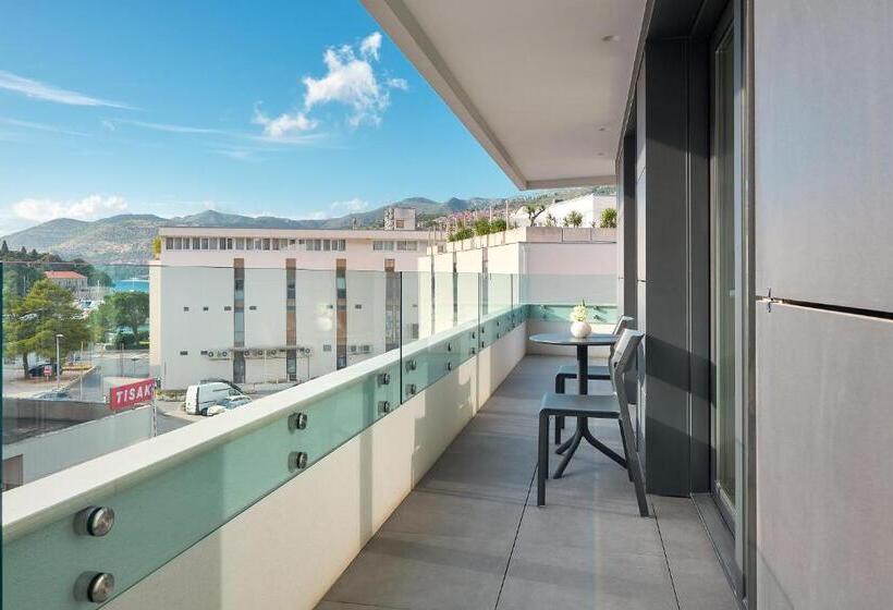 سوییت جونیور با بالکن, Boutique Hotel Porto
