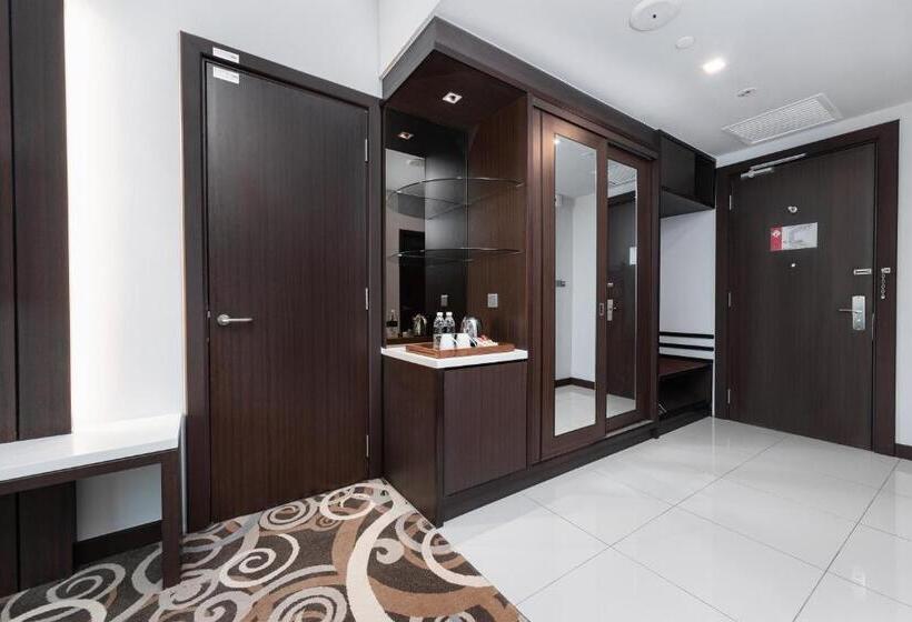 Номер Superior Кровать Кинг, Raia Hotel & Convention Centre Kuching