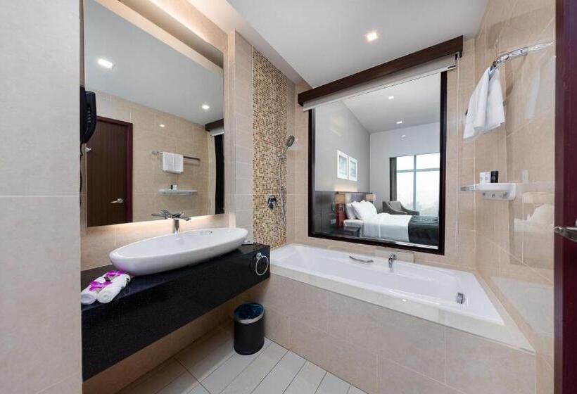 Family Suite, Raia Hotel & Convention Centre Kuching