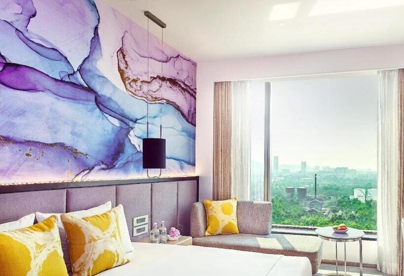 اتاق لوکس با تخت بزرگ, Vivanta Navi Mumbai Turbhe
